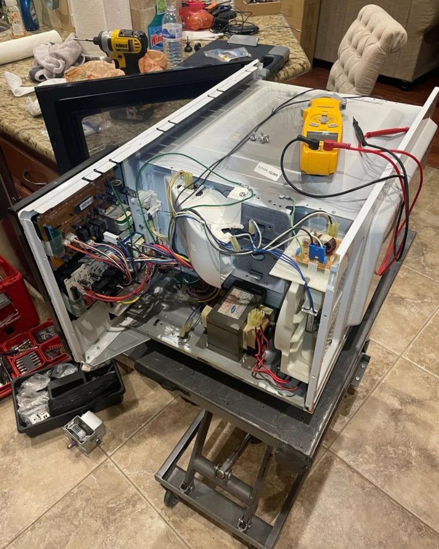 Microwave repair service in Huntsville, AL Microwave repair service in Huntsville, AL